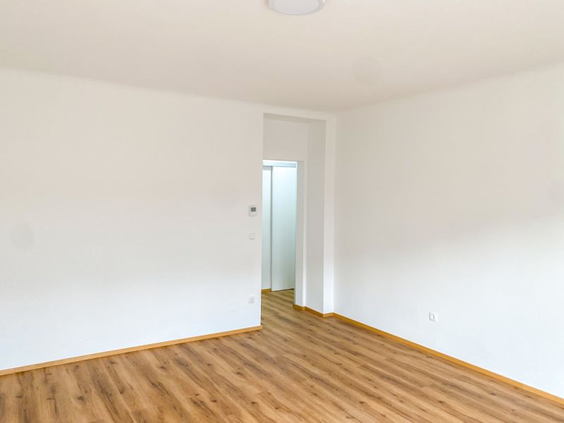 Stilvolle, bestvermietete Wohnung im 4. Liftstock mit guter Anbindung /  / 1150&nbsp;Wien / Bild 2