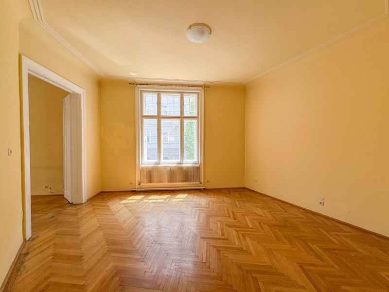 Jugendstil-Etage mit charmantem Erker und Renovierungspotenzial "auf der Wieden" in sehr guter Lage /  / 1040 Wien / Bild 4