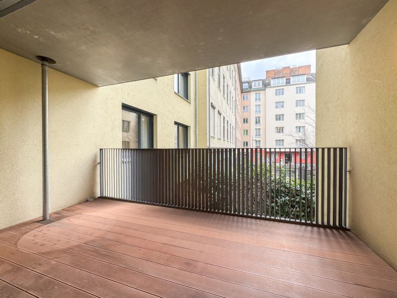 Exklusives 4-Zimmer Apartment mit südseitiger Freifläche & PKW-Stellplatz Nähe Mariahilferstraße / / 1070 Wien / Bild 4