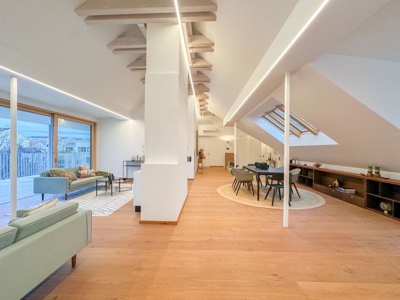 Elegante Dachgeschowohnung im Herzen des 14. Bezirks ? Exquisite Ausstattung und grozgige Flche /  / 1140 Wien / Bild 3