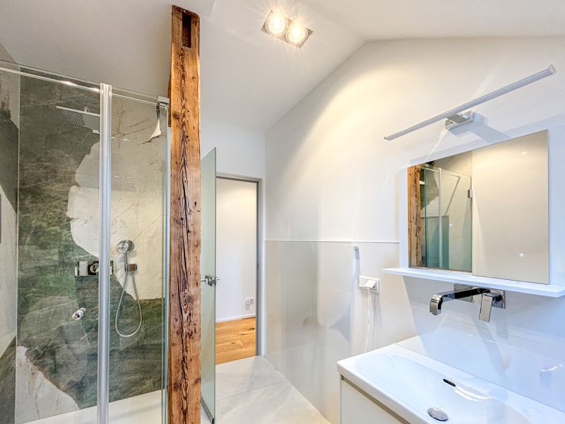 Traumhafte Dachgeschoßwohnung mit Terrasse auf einer Wohnebene /  / 1180 Wien / Bild 8