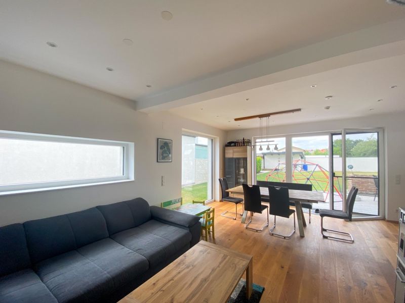 Modernes Einfamilienhaus mit High-End-Ausstattung in der Weinstadt Poysdorf /  / 2170 Poysdorf / Bild 3