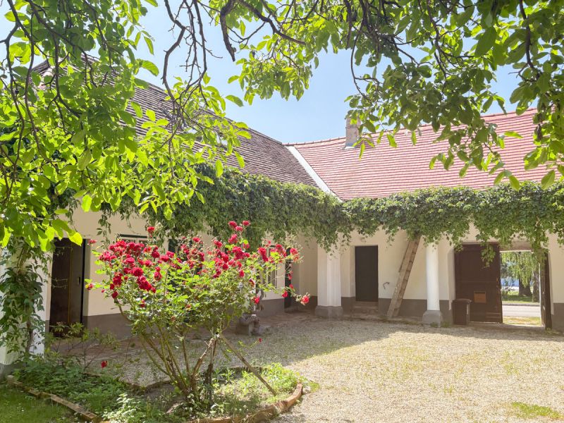 Idyllischer Dreiseithof im Weinviertel - Viel Platz zum Wohlfhlen und Entspannen /  / 2042 Guntersdorf / Bild 0