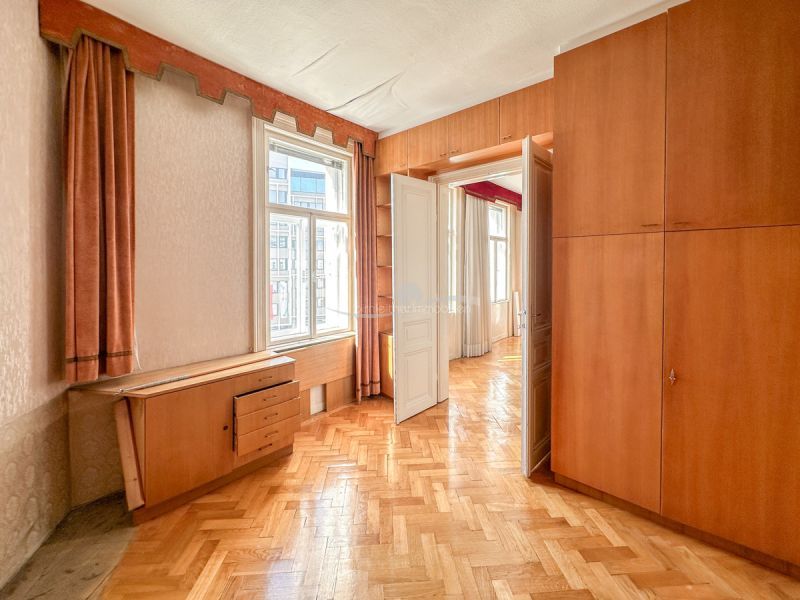Renovierungsbedrftige 3-Zimmer-Altbauwohnung /  / 1050 Wien / Bild 3