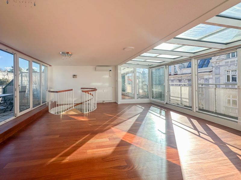 Fantastische Dachgeschosswohnung mit weitlufiger Terrasse im 18. Bezirk /  / 1180 Wien / Bild 8