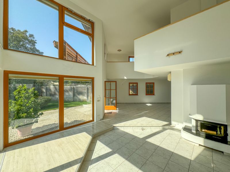 Exklusives Wohnen vor den Toren Wiens ? Traumhaftes Haus mit Garten & Pool /  / 2201 Gerasdorf bei Wien / Bild 2