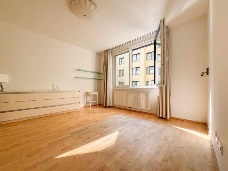 Exklusives 4-Zimmer Apartment mit s�dseitiger Freifl�che & PKW-Stellplatz N�he Mariahilferstra�e /  / 1070&nbsp;Wien / Bild 3