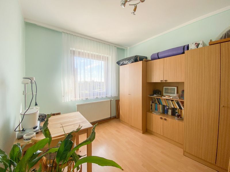 Großzügiges Familienhaus in ruhiger Lage der Schul- und Thermenstadt Laa an der Thaya / / 2136 Laa an der Thaya / Bild 8