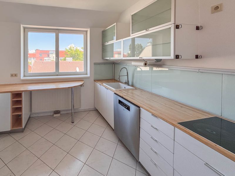 Helle Dachgeschosswohnung mit 3 Schlafzimmern, Kamin & Dachterrasse / / 1050 Wien / Bild 7