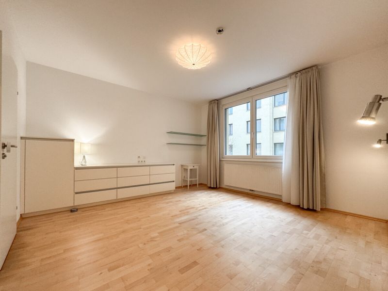 Exklusives 4-Zimmer Apartment mit südseitiger Freifläche & PKW-Stellplatz Nähe Mariahilferstraße / / 1070 Wien / Bild 5