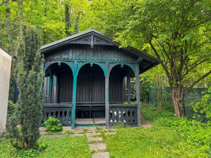 Exklusive Bauhaus-Villa mit Parkgarten & Pool am Waldrand /  / 2340 Mdling / Bild 7
