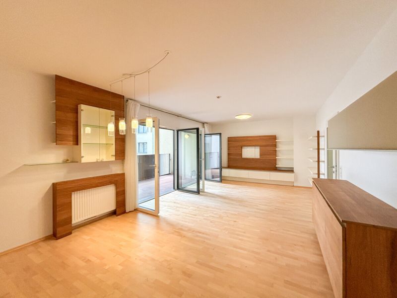 Exklusives 4-Zimmer Apartment mit südseitiger Freifläche & PKW-Stellplatz Nähe Mariahilferstraße / / 1070 Wien / Bild 2