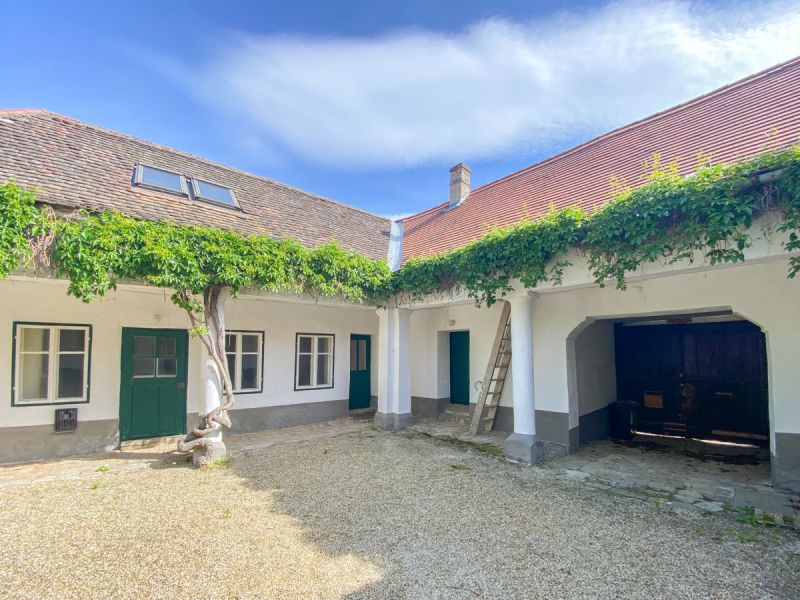 Idyllischer Dreiseithof im Weinviertel - Viel Platz zum Wohlfhlen und Entspannen /  / 2042 Guntersdorf / Bild 1