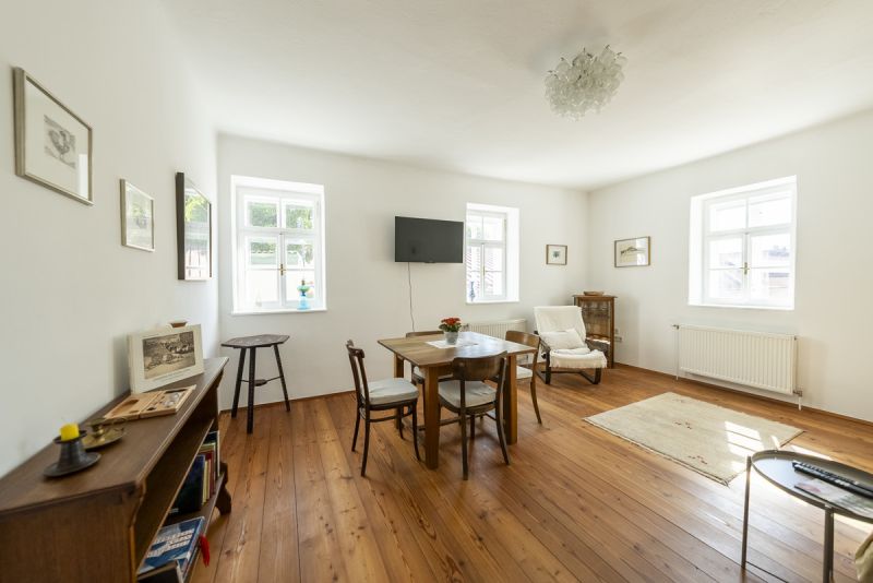 Traumhaftes Einfamilienhaus mit Vinothek im Herzen des Weinviertels /  / 2162 Falkenstein / Bild 2