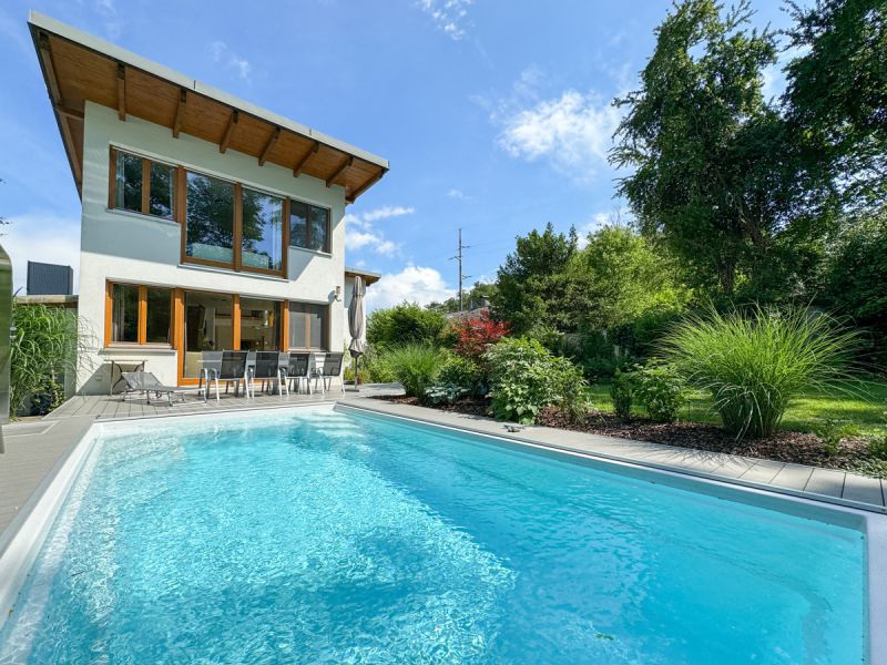 Romantisches Einfamilienhaus mit Traumgarten und Pool in bester Lage am Leithagebirge /  / 7000 Eisenstadt / Bild 3