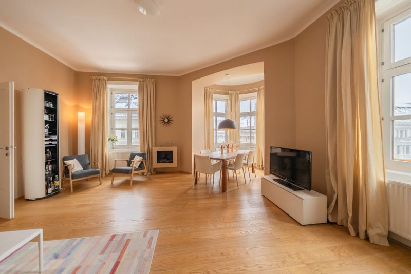 Fantastische Altbauwohnung in kultureller Umgebung / / 1060 Wien / Bild 2