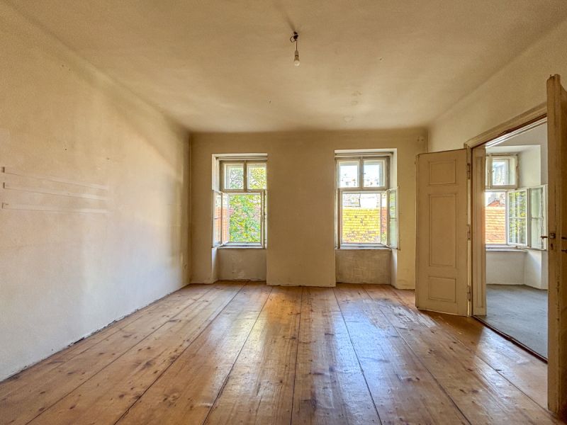 Zentrale Altbauwohnung in Biedermeierhaus nahe Rathaus und Parlament /  / 1080 Wien / Bild 1