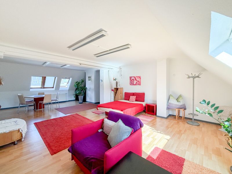 Lichtdurchflutete Dachgeschosswohnung Nähe Karmeliterplatz / / 1020 Wien / Bild 2