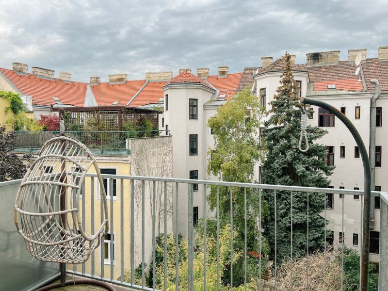 Helle Altbauwohnung mit Balkon und Wohnkche in bester Lage /  / 1170 Wien / Bild 2