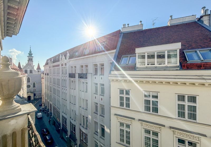Nähe Stephansplatz: 3 Zimmer Altbaumiete mit französischem Balkon / / 1010 Wien / Bild 7