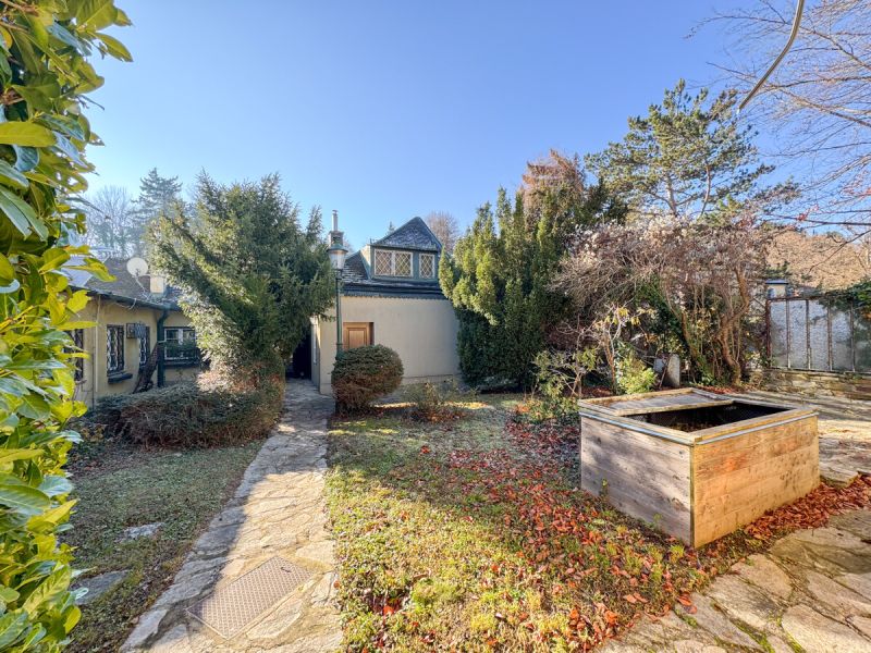 Charmantes Gebäudeensemble in guter Lage mit Potenzial / / 1190 Wien / Bild 1