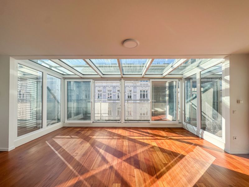 Fantastische Dachgeschosswohnung mit weitlufiger Terrasse im 18. Bezirk /  / 1180 Wien / Bild 9