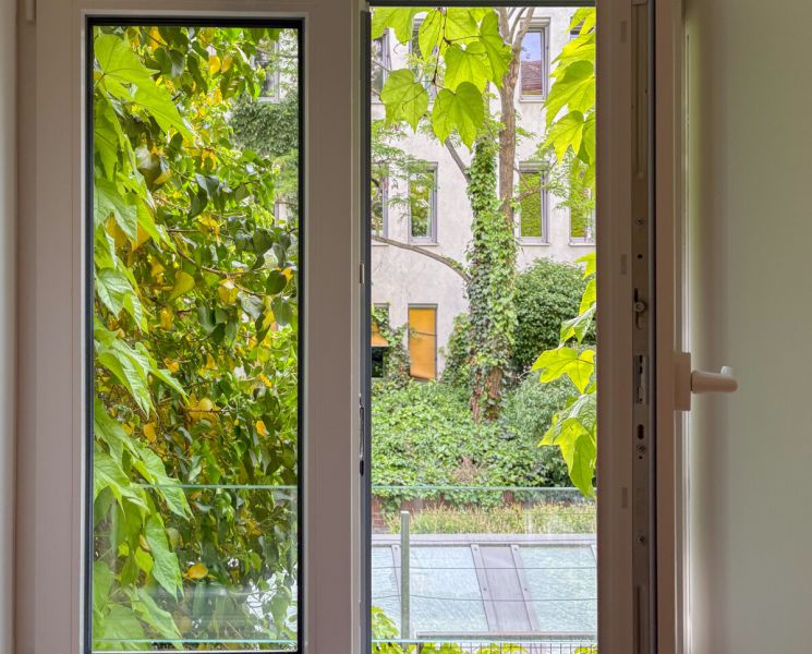 Gepflegte Altbauwohnung mit 2 Zimmern in zentraler Lage