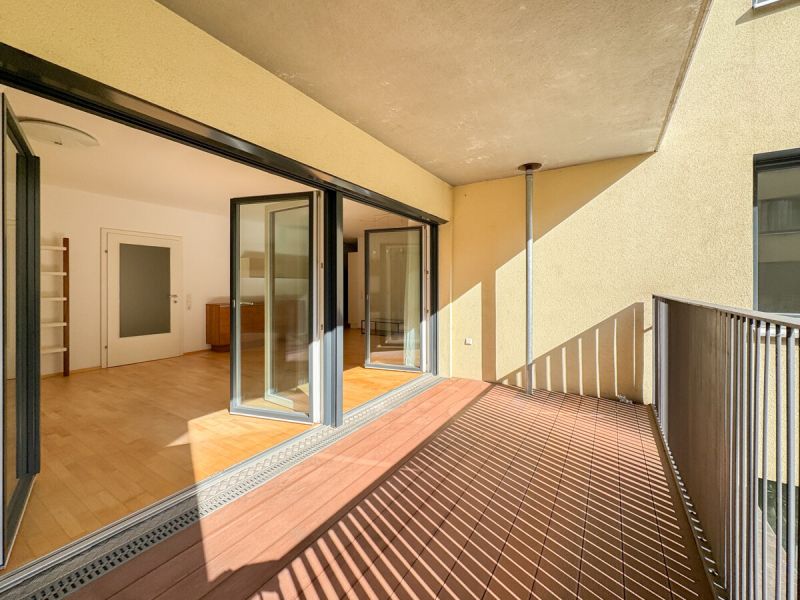 Exklusives 4-Zimmer Apartment mit s�dseitiger Freifl�che & PKW-Stellplatz N�he Mariahilferstra�e