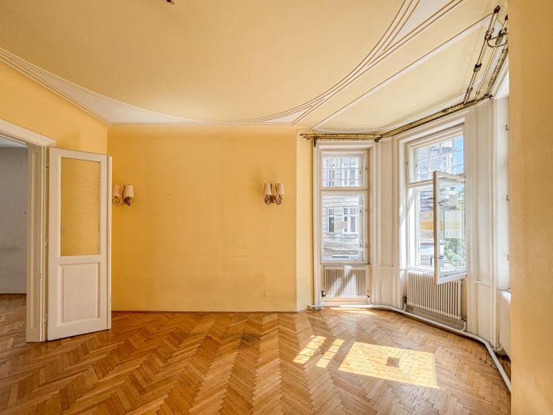 Theresianum-Nähe: Fantastische Jugendstil - Altbauwohnung mit schönem Erkerblick