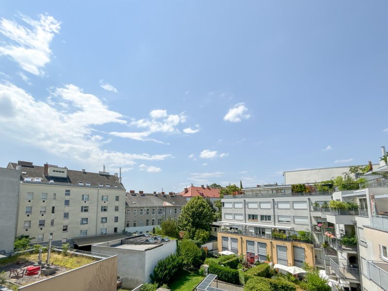 Exklusives Dachgeschossjuwel mit Balkon, Terrasse und Garagenplatz nahe Schubertpark /  / 1180&nbsp;Wien / Bild 0