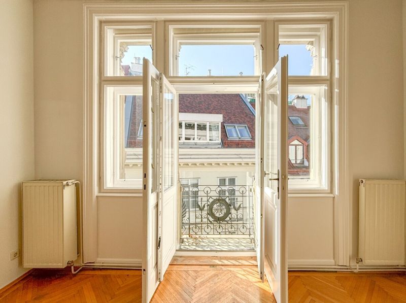 Nähe Stephansplatz: 3 Zimmer Altbaumiete mit französischem Balkon / / 1010 Wien / Bild 1