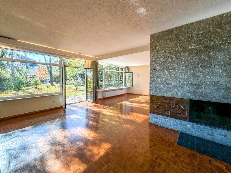 Exklusive Bauhaus-Villa mit Parkgarten & Pool am Waldrand /  / 2340 Mdling / Bild 4
