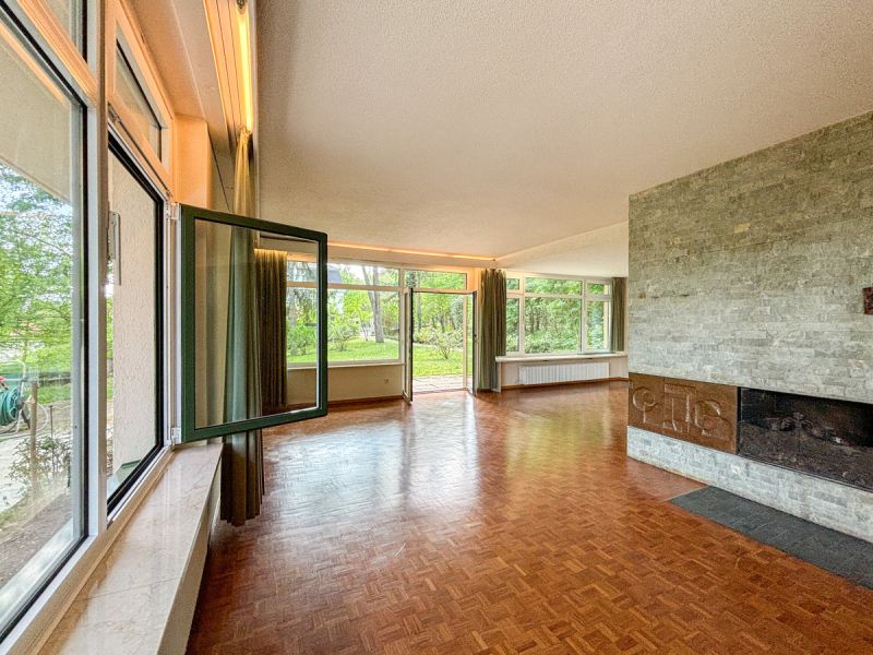Exklusive Bauhaus-Villa mit Parkgarten & Pool am Waldrand /  / 2340 Mdling / Bild 6