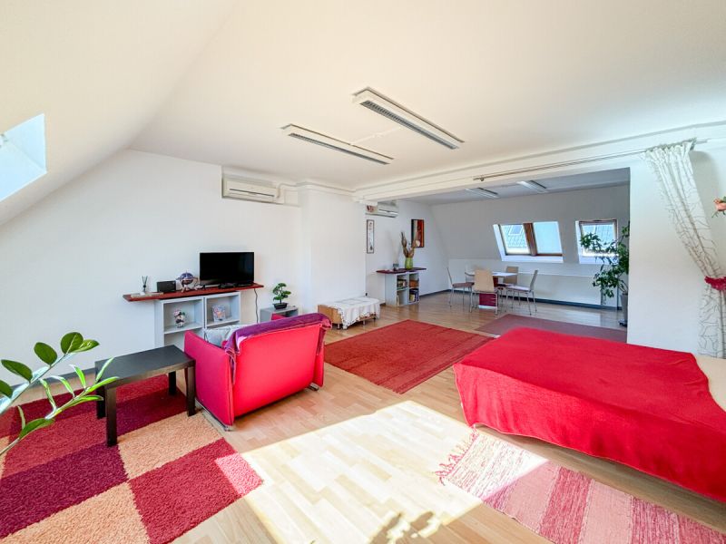 Lichtdurchflutete Dachgeschosswohnung Nähe Karmeliterplatz / / 1020 Wien / Bild 3