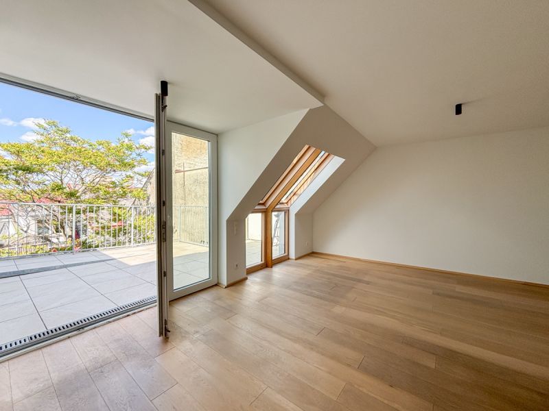 Lichtdurchflutete Wohnung mit Terrasse und urbanem Flair /  / 1170 Wien / Bild 1