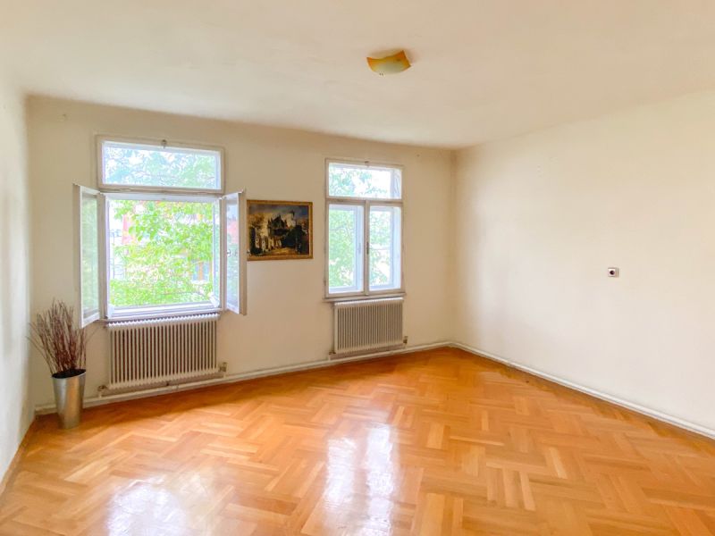 Nhe Napoleonwald: Renovierungsbedrftiges Ein- Zweifamilienhaus mit Charme /  / 1130 Wien / Bild 5