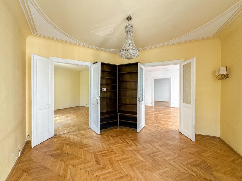 Jugendstil-Etage mit charmantem Erker und Renovierungspotenzial "auf der Wieden" in sehr guter Lage /  / 1040 Wien / Bild 8