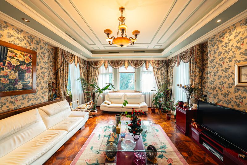 Luxusvilla mit Indoor-Pool in absoluter Traumlage / / 1180 Wien / Bild 2