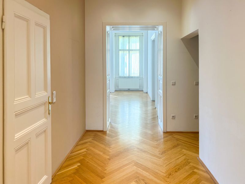 Elegantes Altbau-Ambiente ? 4-Zimmer-Wohnung beim Naschmarkt /  / 1060&nbsp;Wien / Bild 1