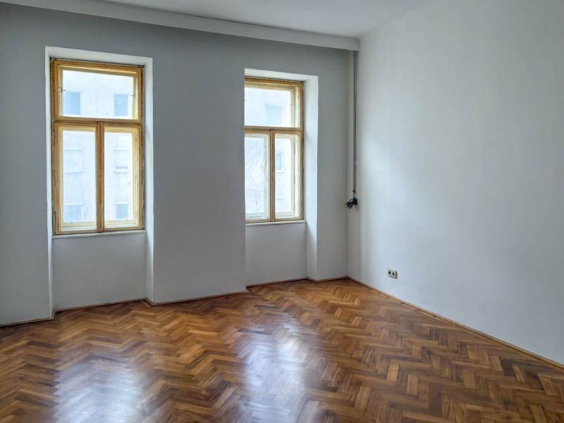 Stolberggasse - Renovierungsbed�rftige 2,5-Zimmer-Altbauwohnung mit Potenzial /  / 1050&nbsp;Wien / Bild 3