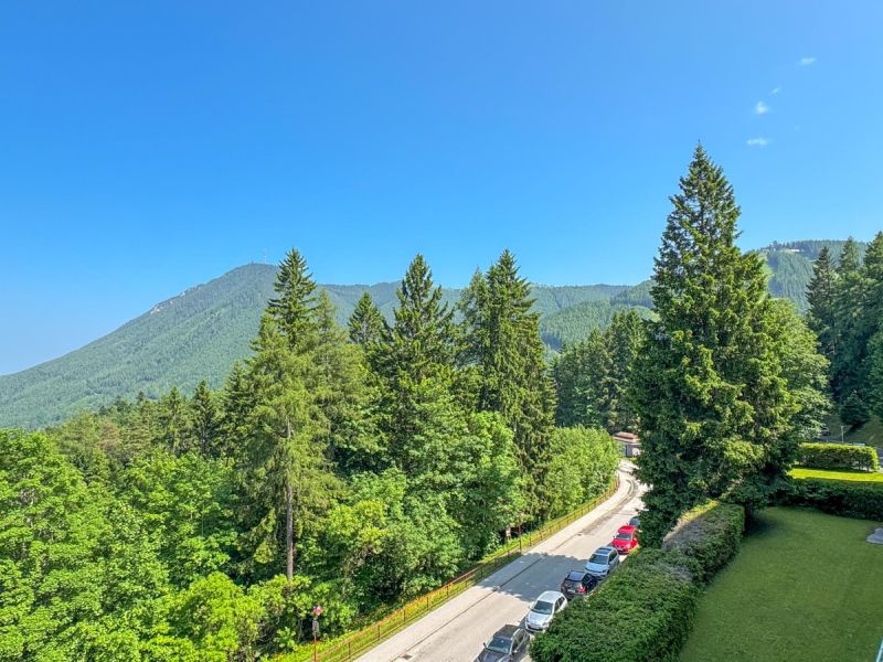 Ostseitige Balkonwohnung mit grandiosem Fernblick im berhmten Hotel-Panhans-Gebude