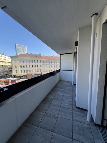 2 Zimmer mit Loggia - Erstbezug - provisionsfrei und gratis Jahreskarte Wr. Linien /  / 1100 Wien / Bild 1