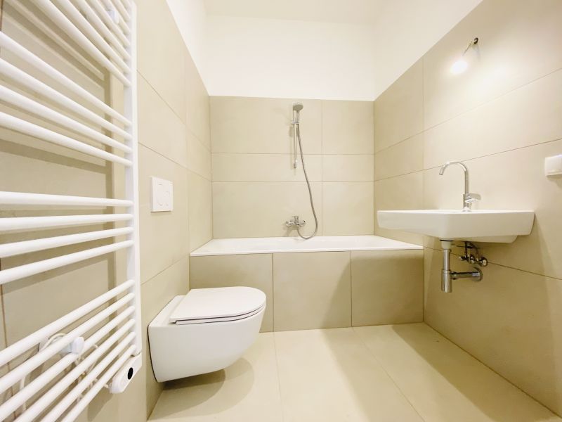 Exklusiver Erstbezug nach Sanierung - 3-Zimmerwohnung mit Freiflche in den ruhigen Innenhof /  / 1120 Wien / Bild 12