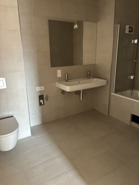 vi�no - FAMILIENTRAUM: 4 Zimmer mit 24m�-Innenhof-LOGGIA ab 11/26 >3 Monate mietfrei bis Ende 2026 /  / 2331&nbsp;V�sendorf / Bild 5
