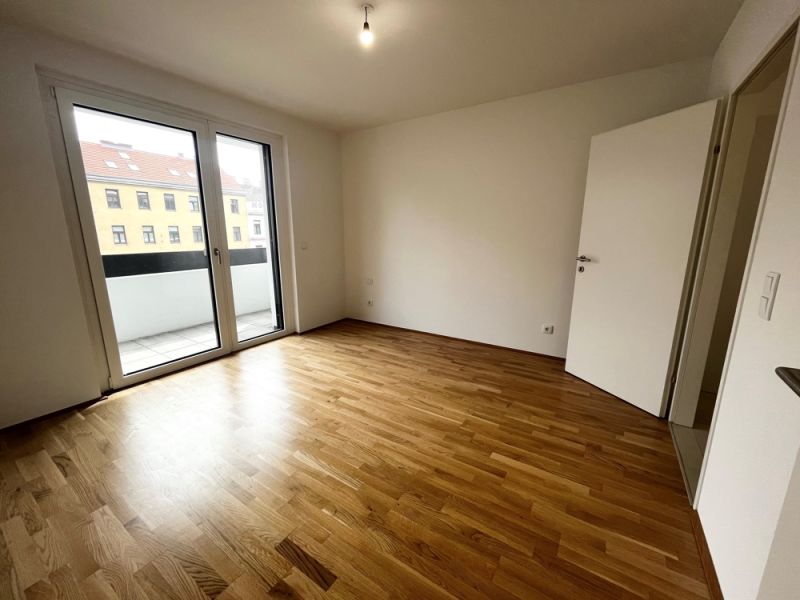 NEUBAU - Exklusive Stadtwohnung mit Freifläche und Küche / / 1100 Wien / Bild 0