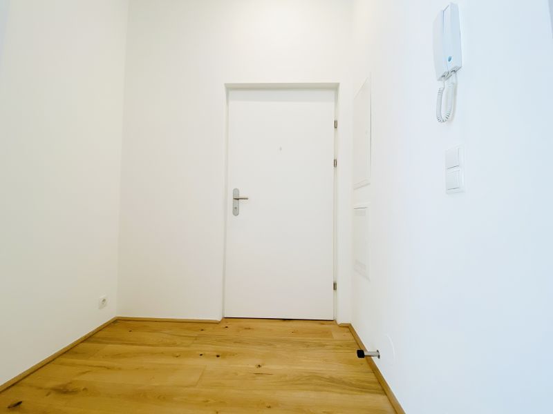 Erstbezug nach Sanierung - mit hofseitiger Terrasse /  / 1120 Wien / Bild 4