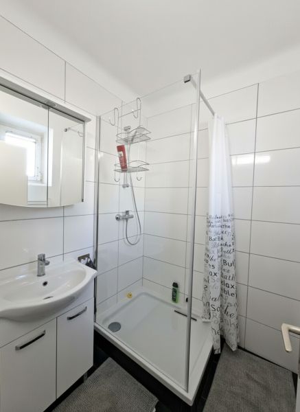 3D-Tour! GROSSARTIGE 2-ZIMMER WOHNUNG BEIM BAHNHOF H�TTELDORF! /  / 1140&nbsp;Wien / Bild 1