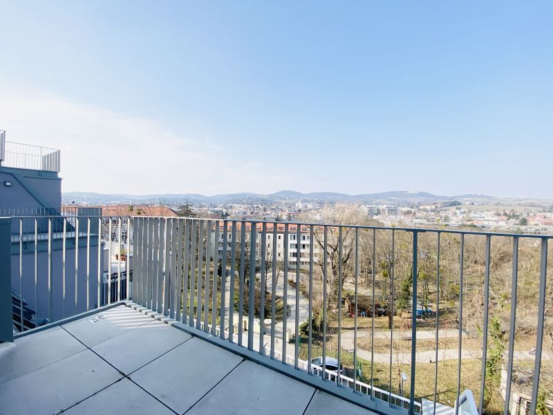 EXKLUSIVES WOHNEN IN OBERDÖBLING - Traumhafte Dachgeschosswohnung mit Blick über Wien / / 1190 Wien / Bild 2