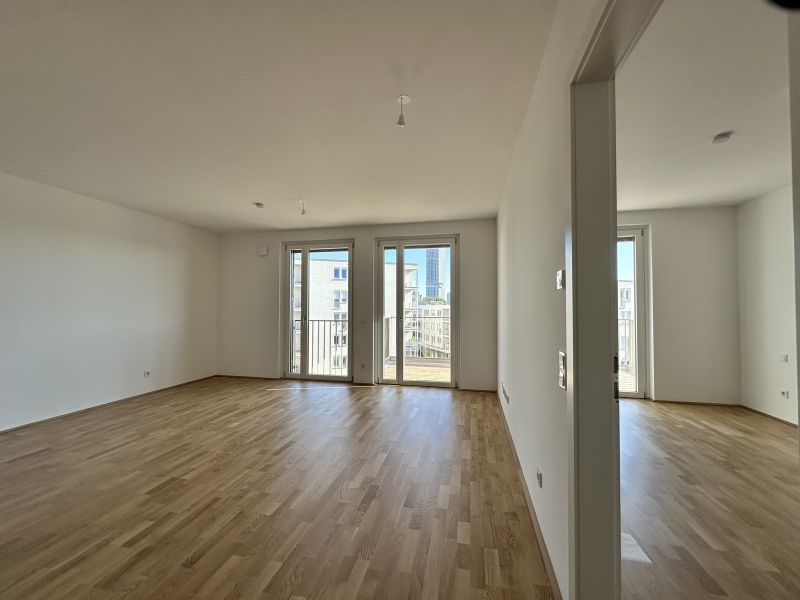 ERSTBEZUG: Traumhafte 2-Zimmer-Wohnung mit KÜCHE und BALKON im 3. OG, nur 5min. bis Obere Alte Donau / / 1210 Wien / Bild 0