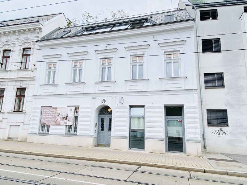 Erstbezug nach Sanierung - mit hofseitiger Terrasse /  / 1120 Wien / Bild 1